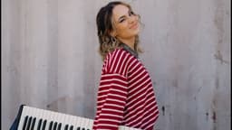 chloe bee image