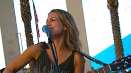 Nikki Shue image