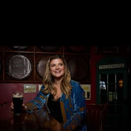 Solo Acoustic Alexandra King image