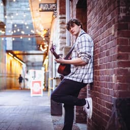 Solo Acoustic Henry Thompson image
