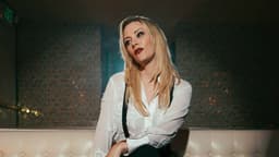 Lisa Crawley image