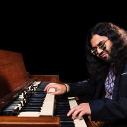 Saturday Solo Acoustic ft. Kiran Gupta Cage Free image