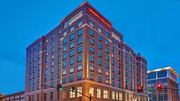 Hampton Inn Capitol View image