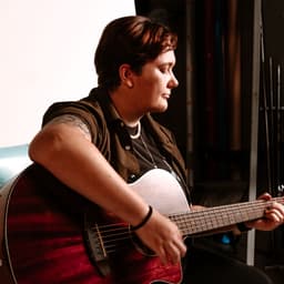 Julie Bouchard image